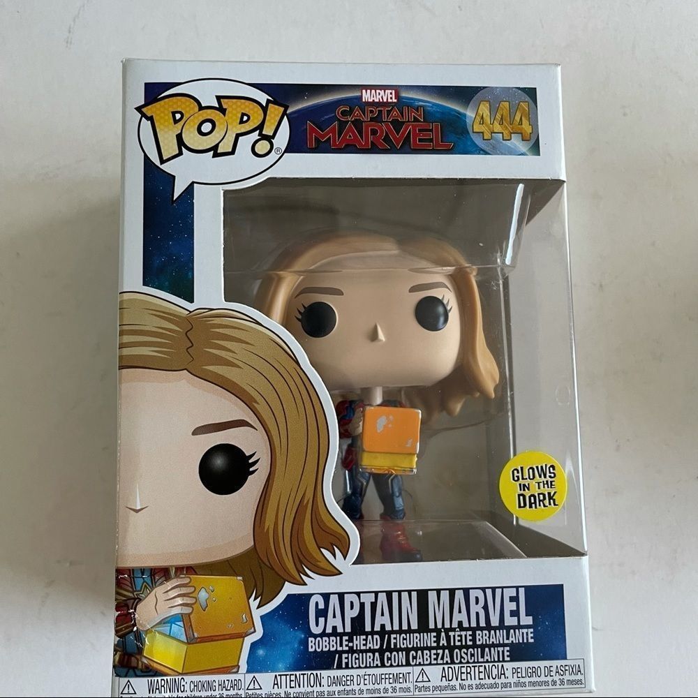 Funko Pop! Captain Marvel [Glow-in-Dark]: #444.